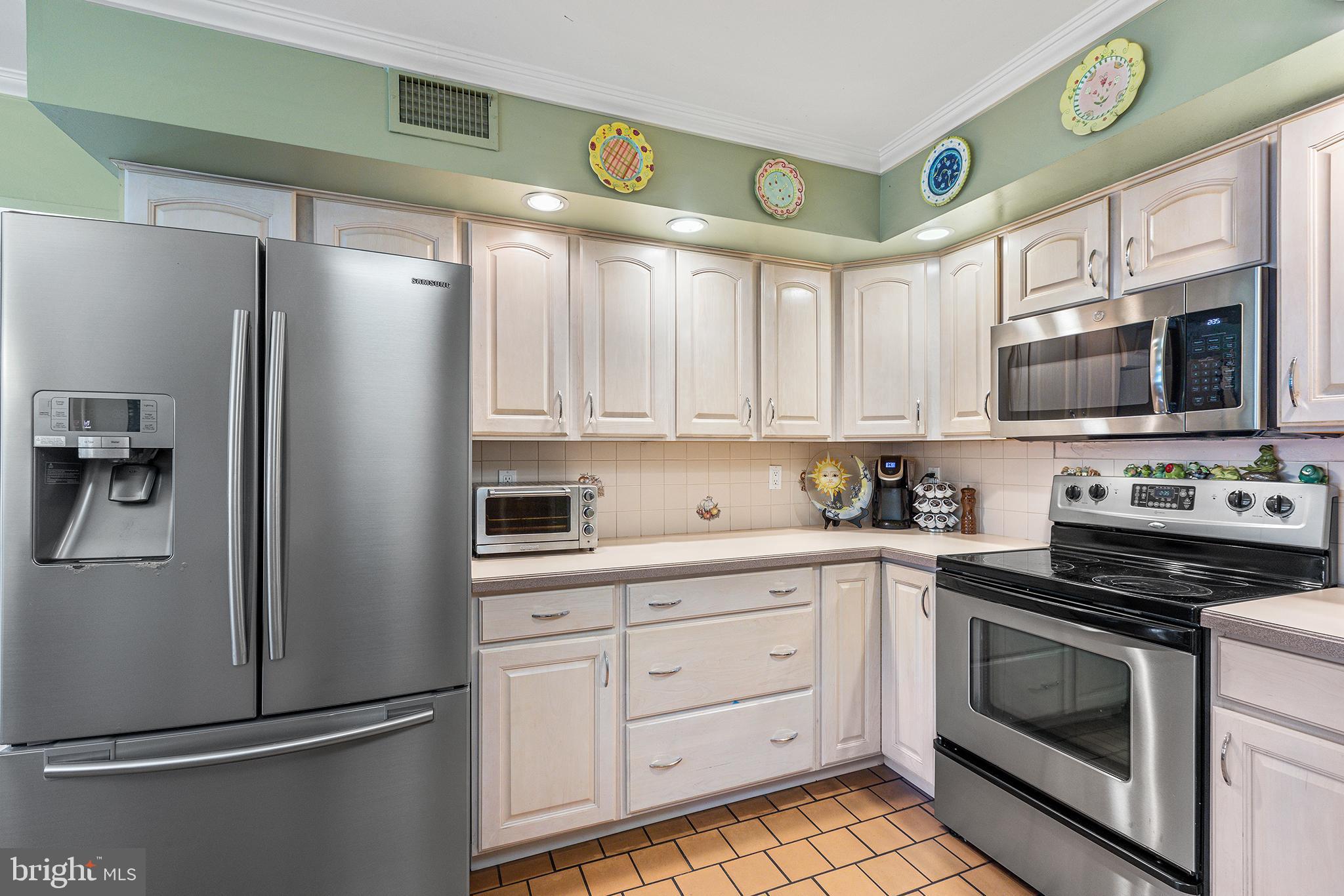 1264 Mettler Road Huntingdon Valley, PA 19006 - Photo 8 of 26 Kitchen