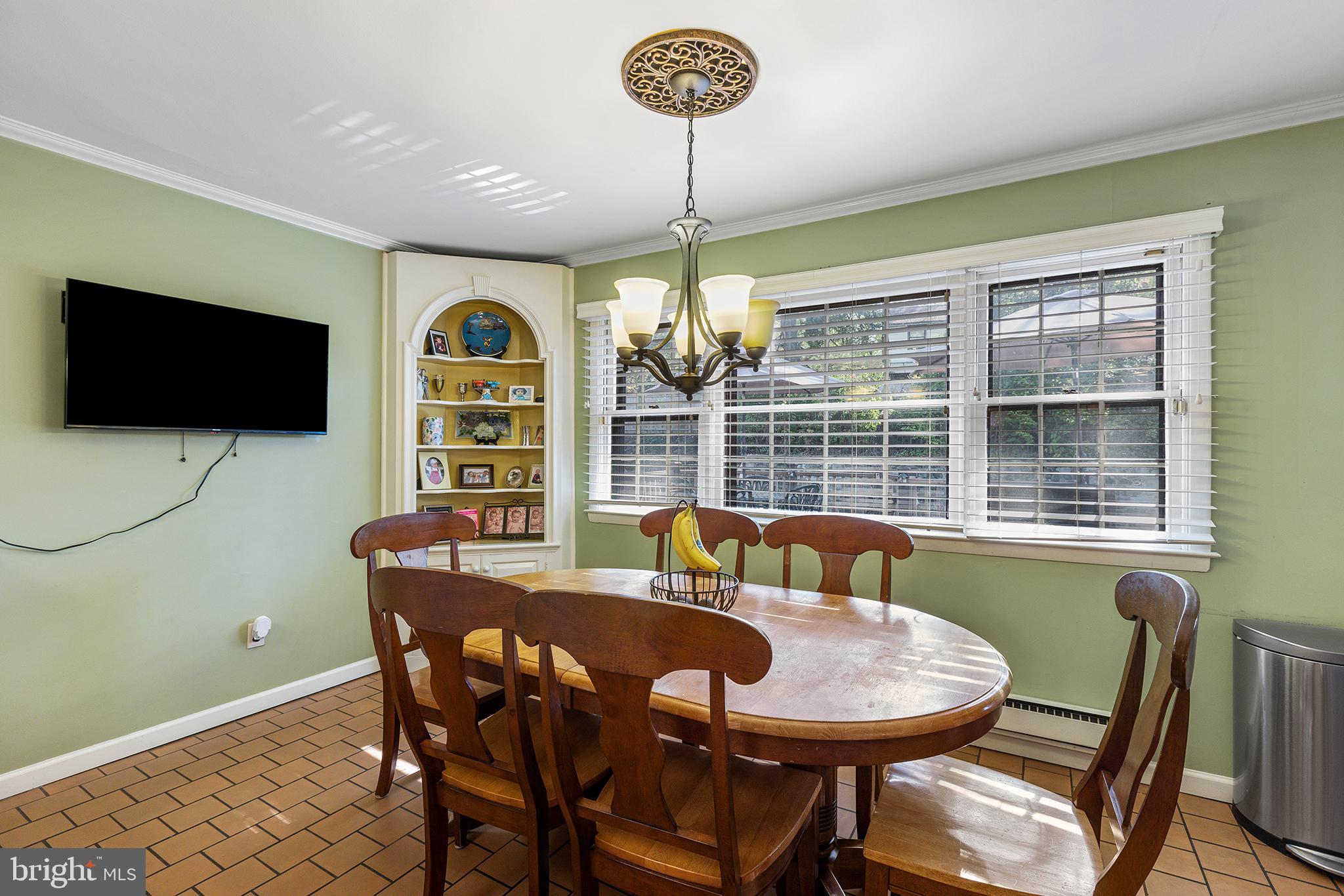 1264 Mettler Road Huntingdon Valley, PA 19006 - Photo 9 of 26 Eat in Kitchen area