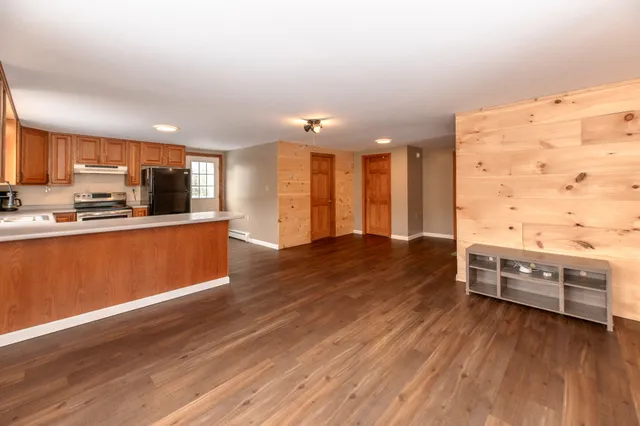 $275,000 | 55 Lake Street, New Vineyard, ME 04956