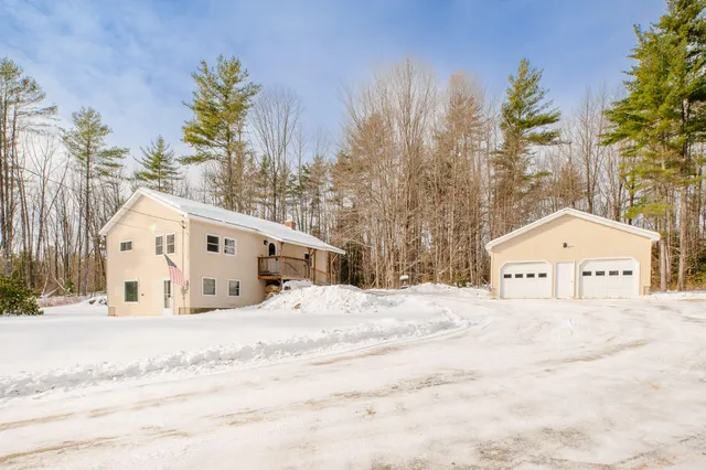 $275,000 | 55 Lake Street, New Vineyard, ME 04956