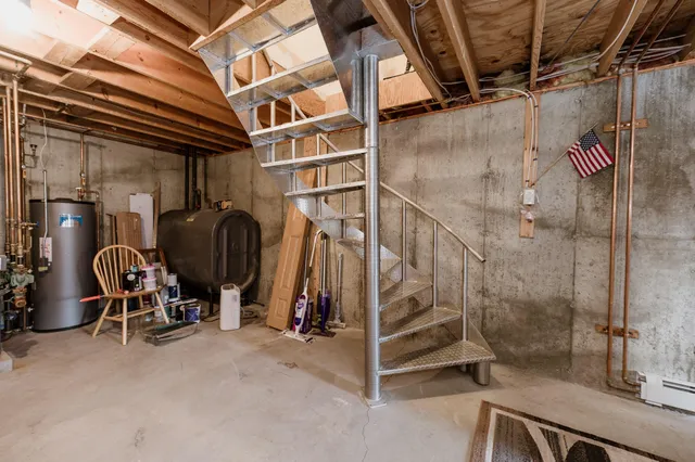 $275,000 | 55 Lake Street, New Vineyard, ME 04956