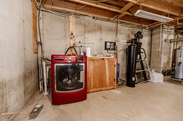 $275,000 | 55 Lake Street, New Vineyard, ME 04956