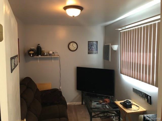 14348 Inkster Road Redford, MI 48239 - Photo 18 of 25 Family Room