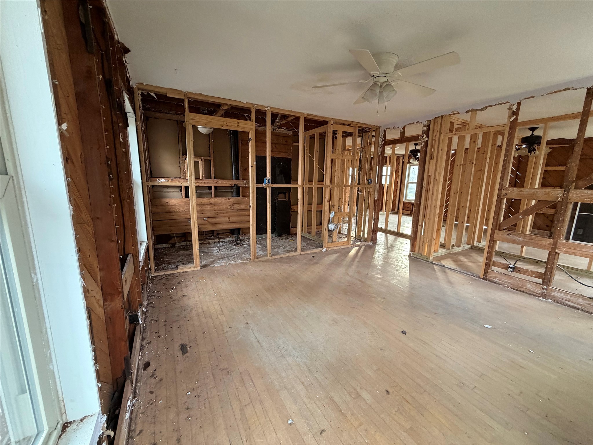 611 Mathis Street Houston, TX 77009 - Photo 20 of 22 a view of an empty room with a window