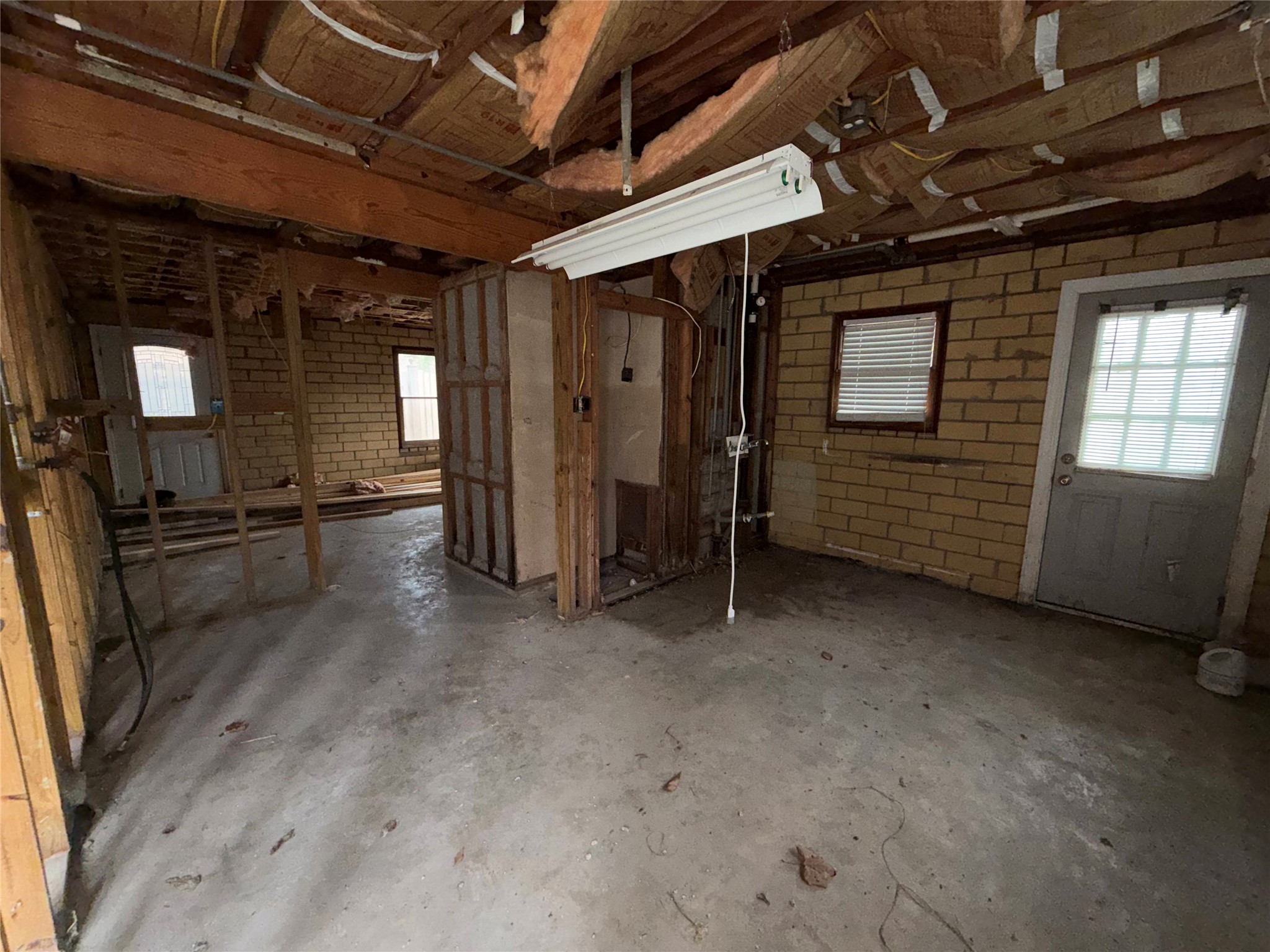 611 Mathis Street Houston, TX 77009 - Photo 7 of 22 a view of empty room