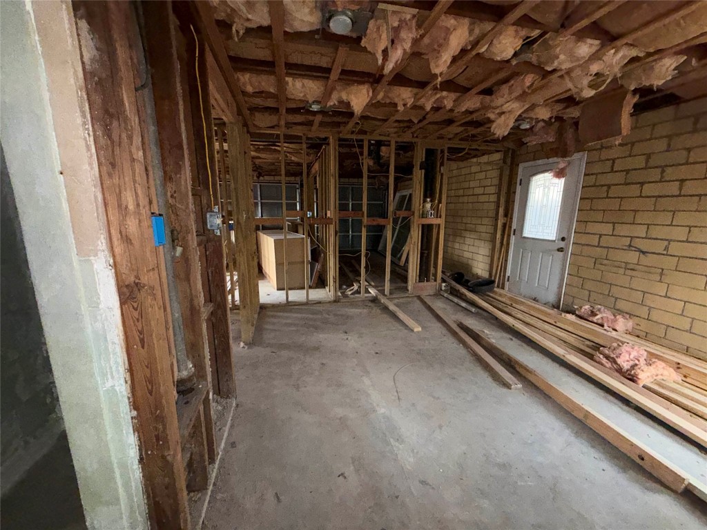 611 Mathis Street Houston, TX 77009 - Photo 9 of 22 a view of a storage room