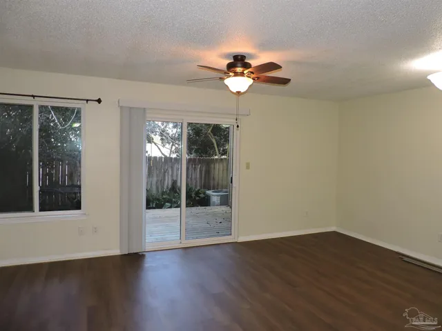 $1,300 | 3510 Parkwood Avenue, Pensacola, FL 32504