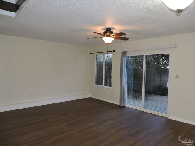 $1,300 | 3510 Parkwood Avenue, Pensacola, FL 32504