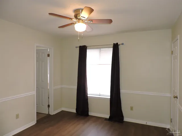 $1,300 | 3510 Parkwood Avenue, Pensacola, FL 32504