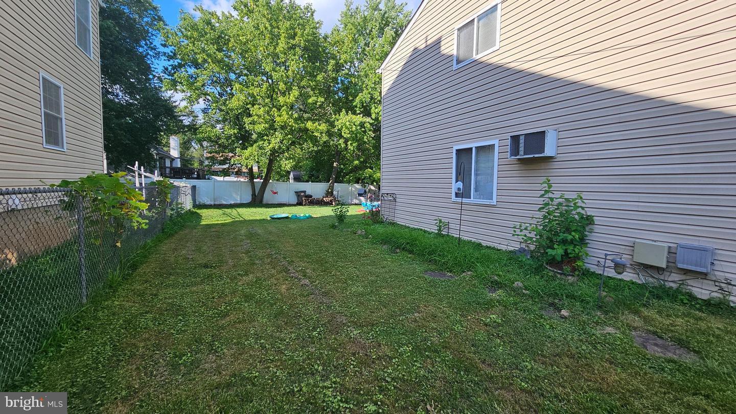 485 4th Avenue Warminster, PA 18974 - Photo 6 of 29 a view of backyard with a garden and plants
