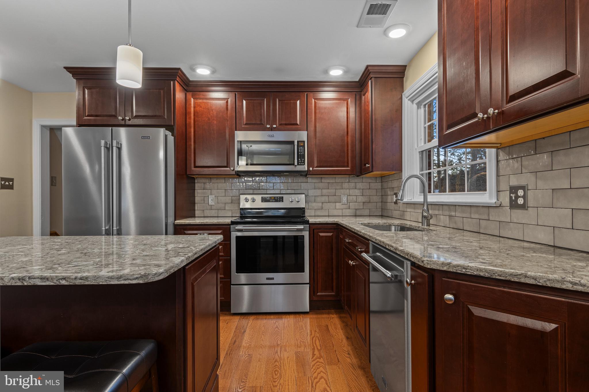 302 Governors Drive Wallingford, PA 19086 - Photo 12 of 38 Stainless Appliances