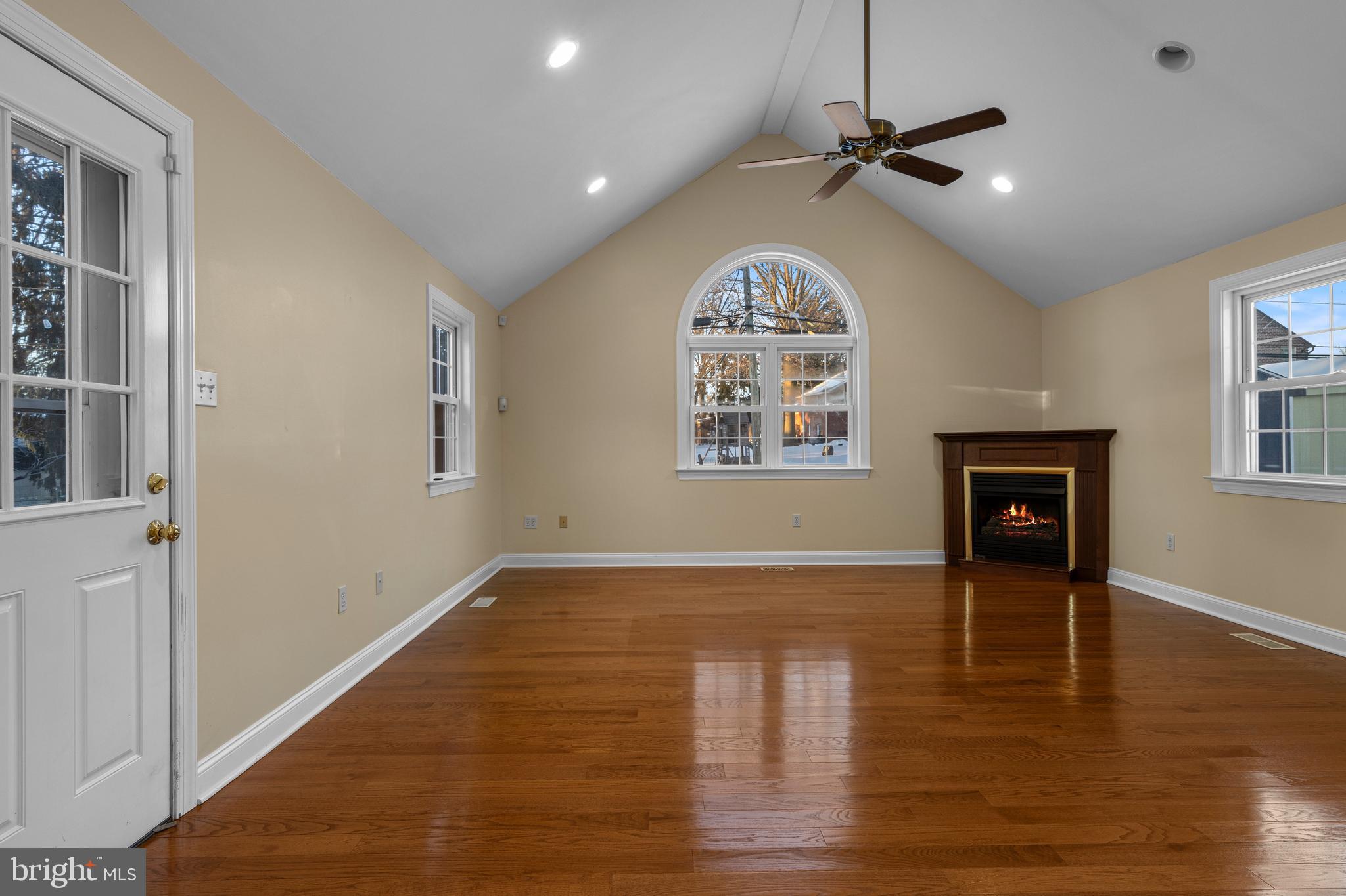 302 Governors Drive Wallingford, PA 19086 - Photo 15 of 38 Door to bi-level rear patio