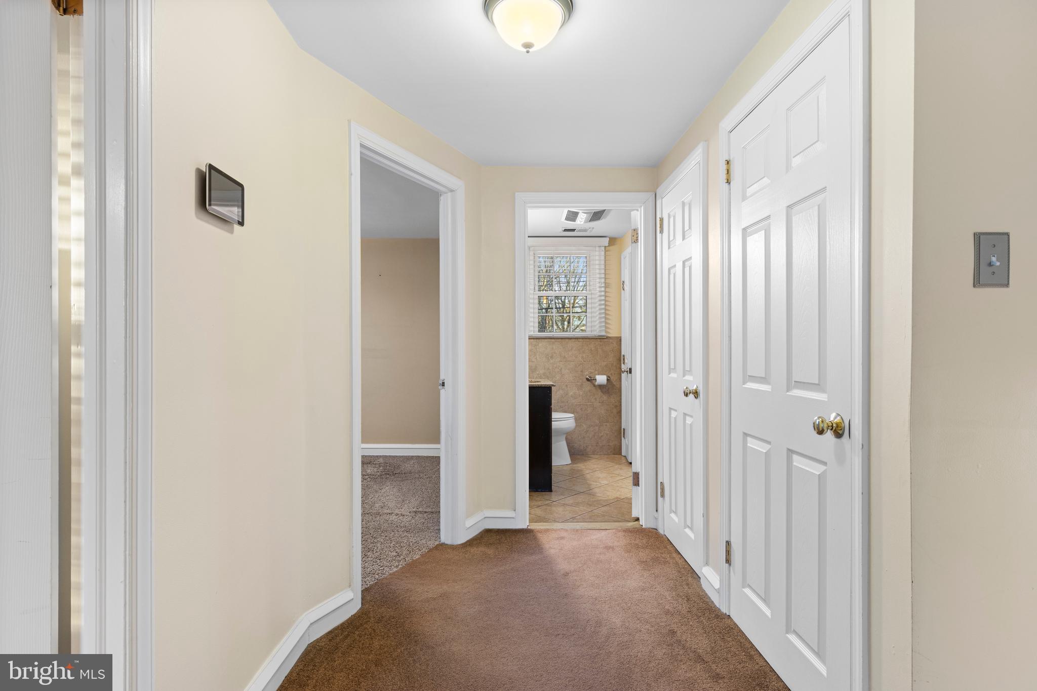 302 Governors Drive Wallingford, PA 19086 - Photo 25 of 38 2nd Floor Hall
