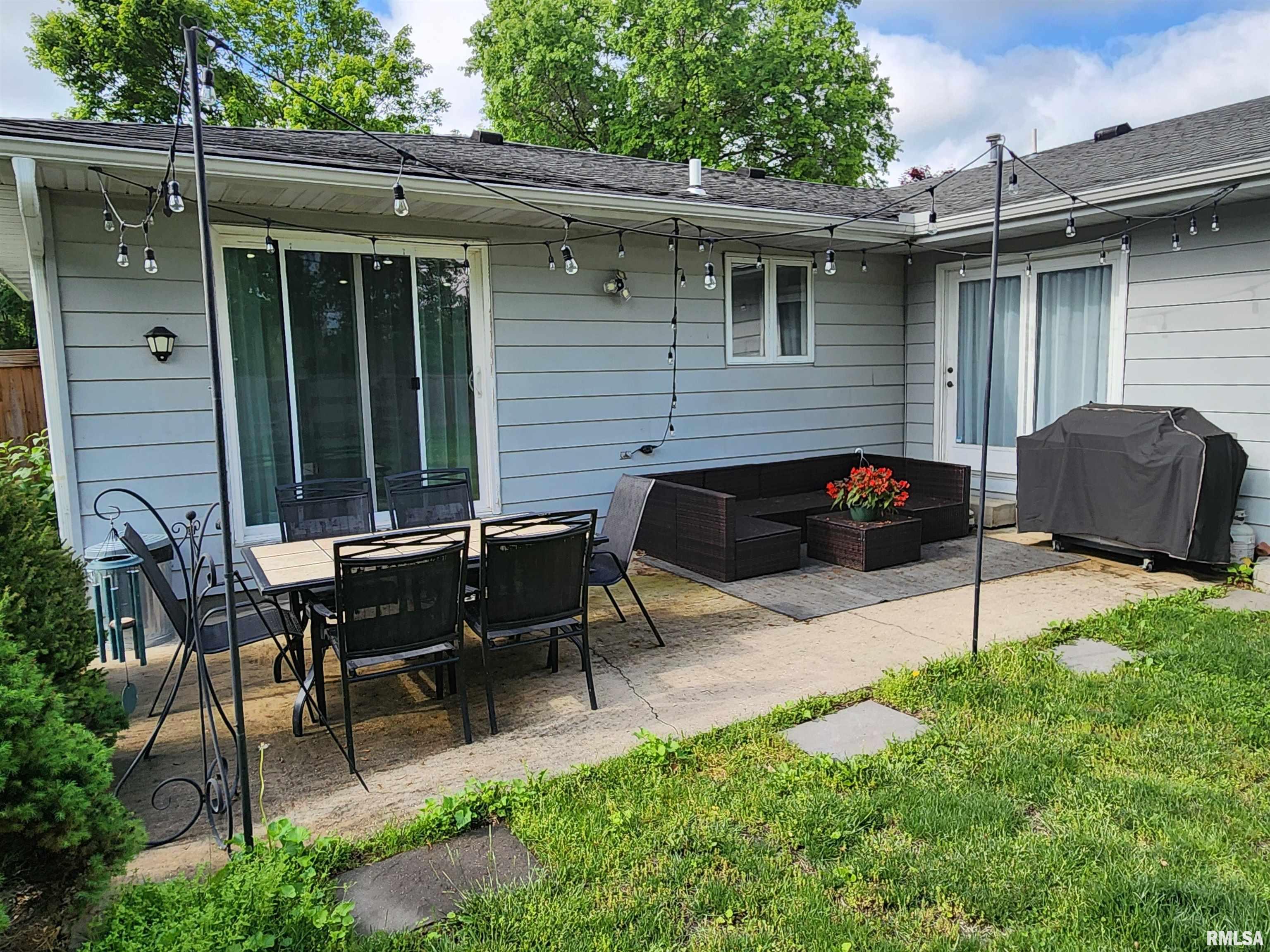 15 Sarah Avenue Springfield, IL 62703 - Photo 3 of 14