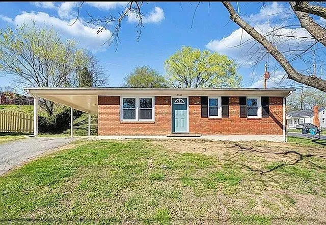 a front view of house with yard