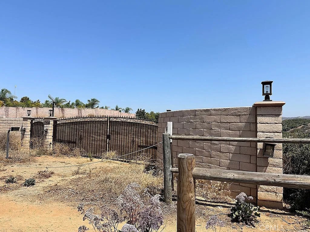 16321 Espola Road Poway, CA 92064 - Photo 22 of 23 a view of roof with building