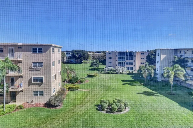 $129,000 | 2620 Northeast 1st Court, Unit 403, Boynton Beach, FL 33435