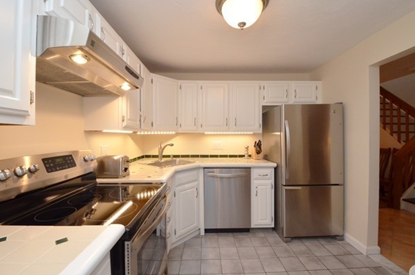 503 Ridgefield Circle, Unit B Clinton, MA 01510 - Photo 3 of 14 Gallery Image 3