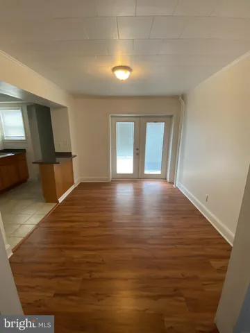 a view of livingroom with hardwood floor
