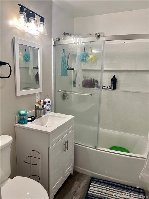 913 West Santa Fe Avenue Merced, CA 95340 - Photo 8 of 14 a bathroom with a sink a toilet and shower