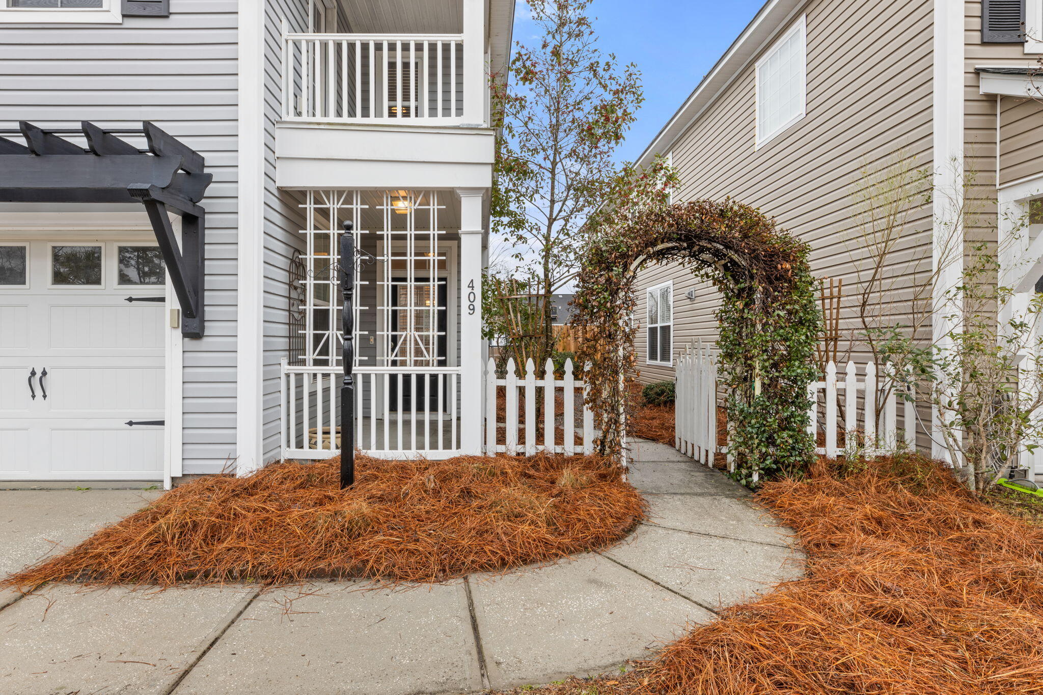 409 Chemistry Circle Ladson, SC 29456 - Photo 5 of 34 Front Entrance