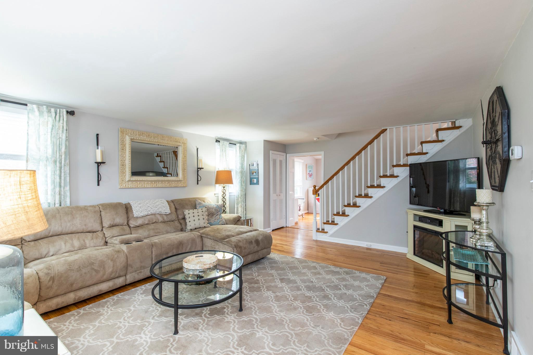 2609 Wendy Road Havertown, PA 19083 - Photo 5 of 33 Living Room