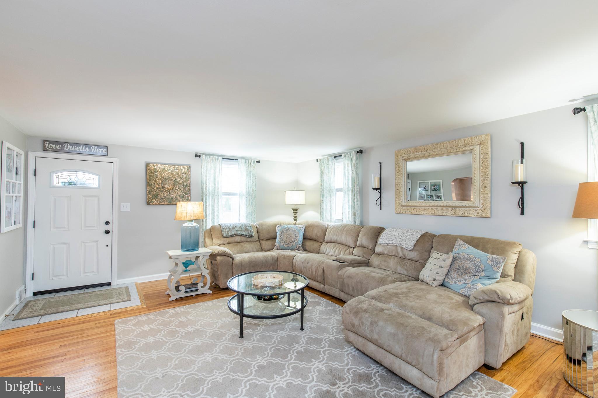 2609 Wendy Road Havertown, PA 19083 - Photo 7 of 33 Living Room