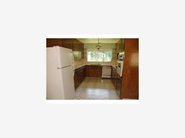 11001 Magdalena Road Los Altos Hills, CA 94024 - Photo 5 of 9 a picture of a room with a bench and a potted plant