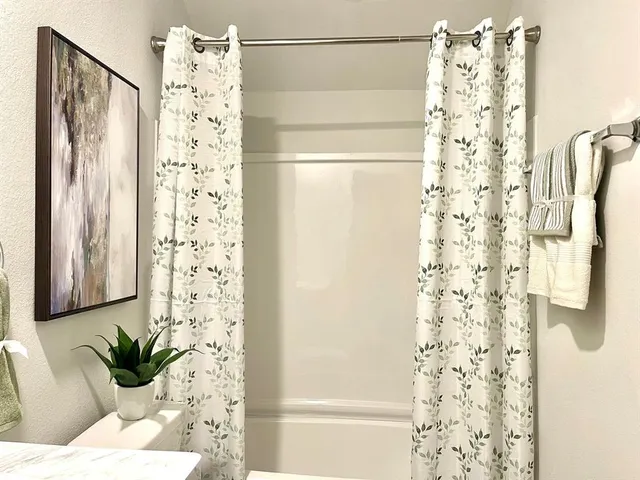 $284,990 | 868 Eagles Nest Drive, Cleburne, TX 76031