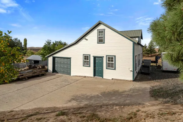 $925,000 | 3351 Lone Pine Road, Oakesdale, WA 99158