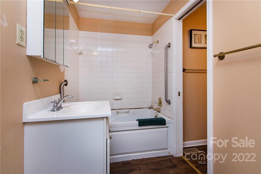 4508 Cinderella Road Charlotte, NC 28213 - Photo 17 of 23 Gallery Image 17