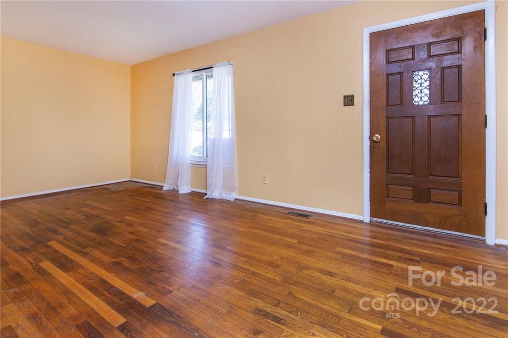 4508 Cinderella Road Charlotte, NC 28213 - Photo 5 of 23 Gallery Image 5
