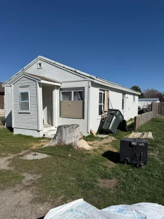 $130,000 | 108 North 3rd E Street, Paul, ID 83347