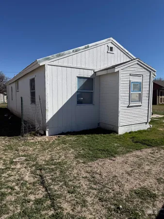 $130,000 | 108 North 3rd E Street, Paul, ID 83347