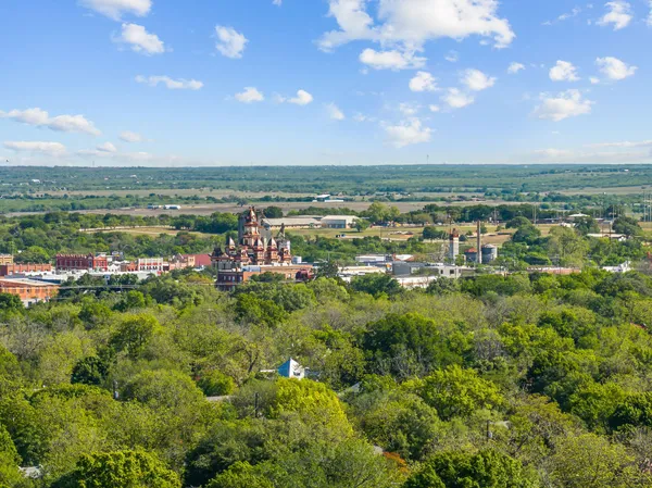 $485,000 | 908 Merritt Drive, Lockhart, TX 78644