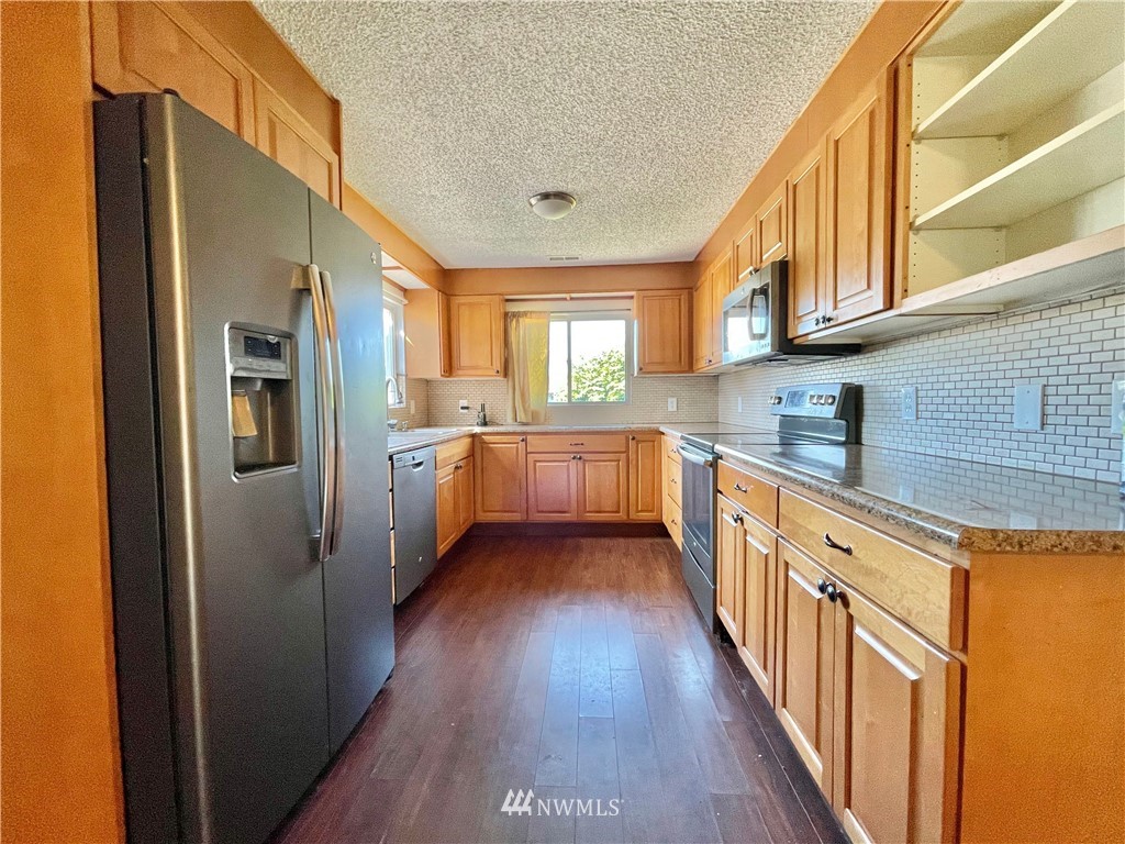 910 Calhoun Road Aberdeen, WA 98520 - Photo 4 of 31 Gallery Image 4