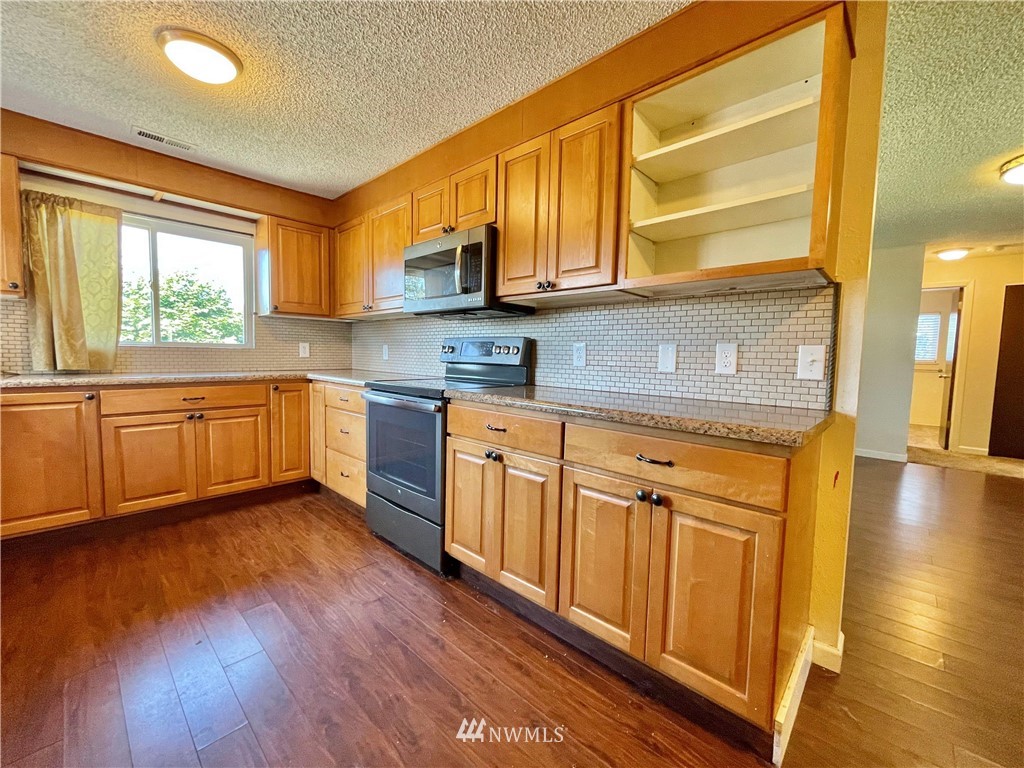 910 Calhoun Road Aberdeen, WA 98520 - Photo 5 of 31 Gallery Image 5