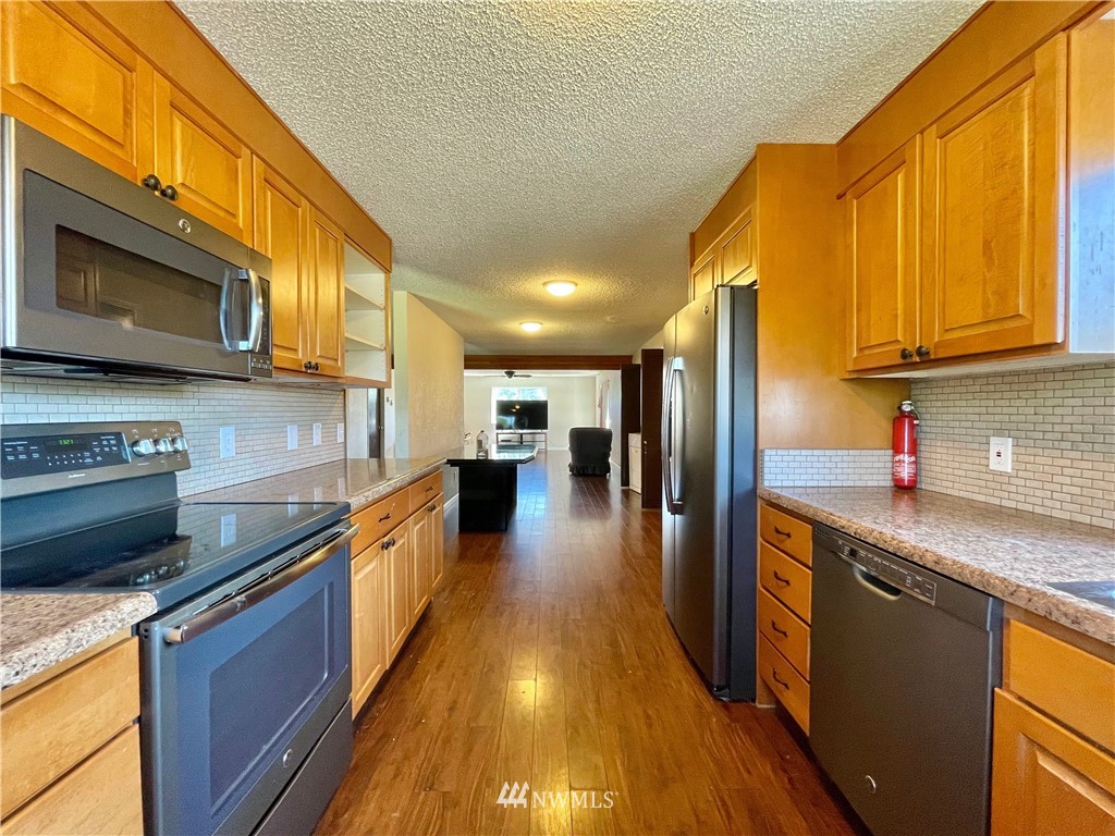 910 Calhoun Road Aberdeen, WA 98520 - Photo 7 of 31 Gallery Image 7