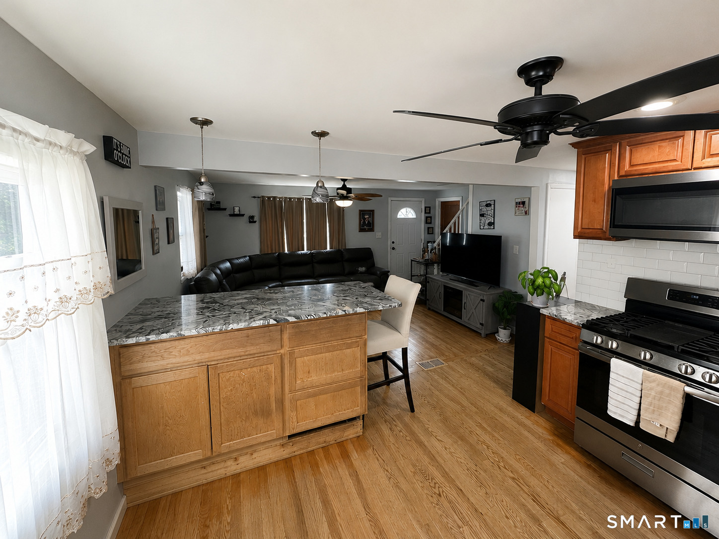 97 Pearl Lake Road Waterbury, CT 06706 - Photo 3 of 18