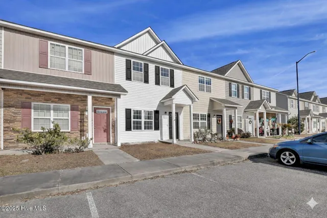 $1,500 | 505 Oyster Rock Lane, Sneads Ferry, NC 28460