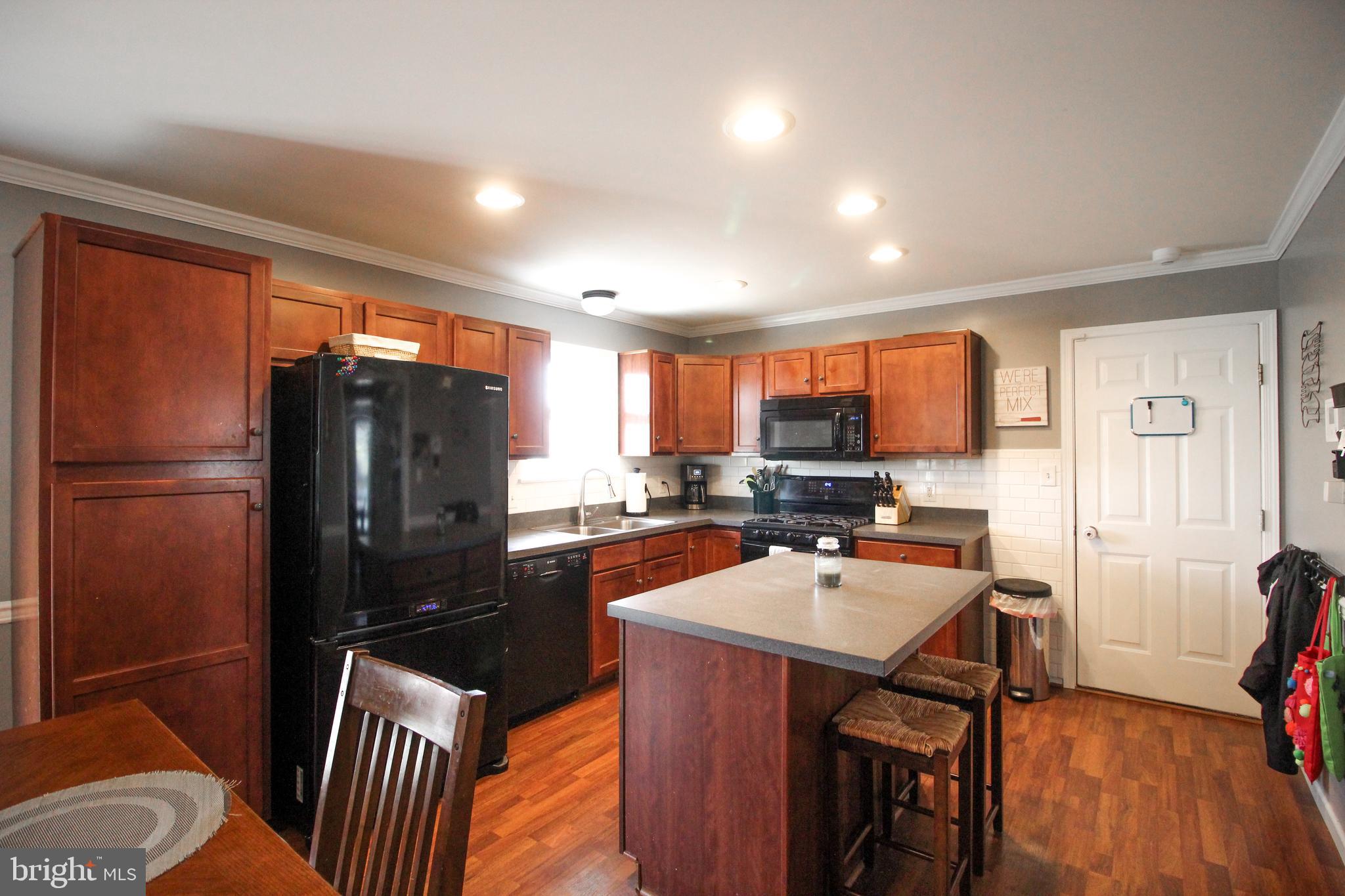 859 Sylvan Road Lancaster, PA 17601 - Photo 3 of 34 Gallery Image 3