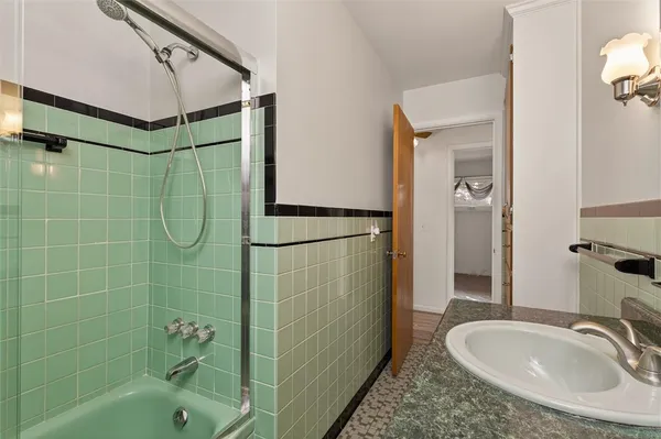 $199,900 | 168 Willowen Drive, Irondequoit, NY 14609