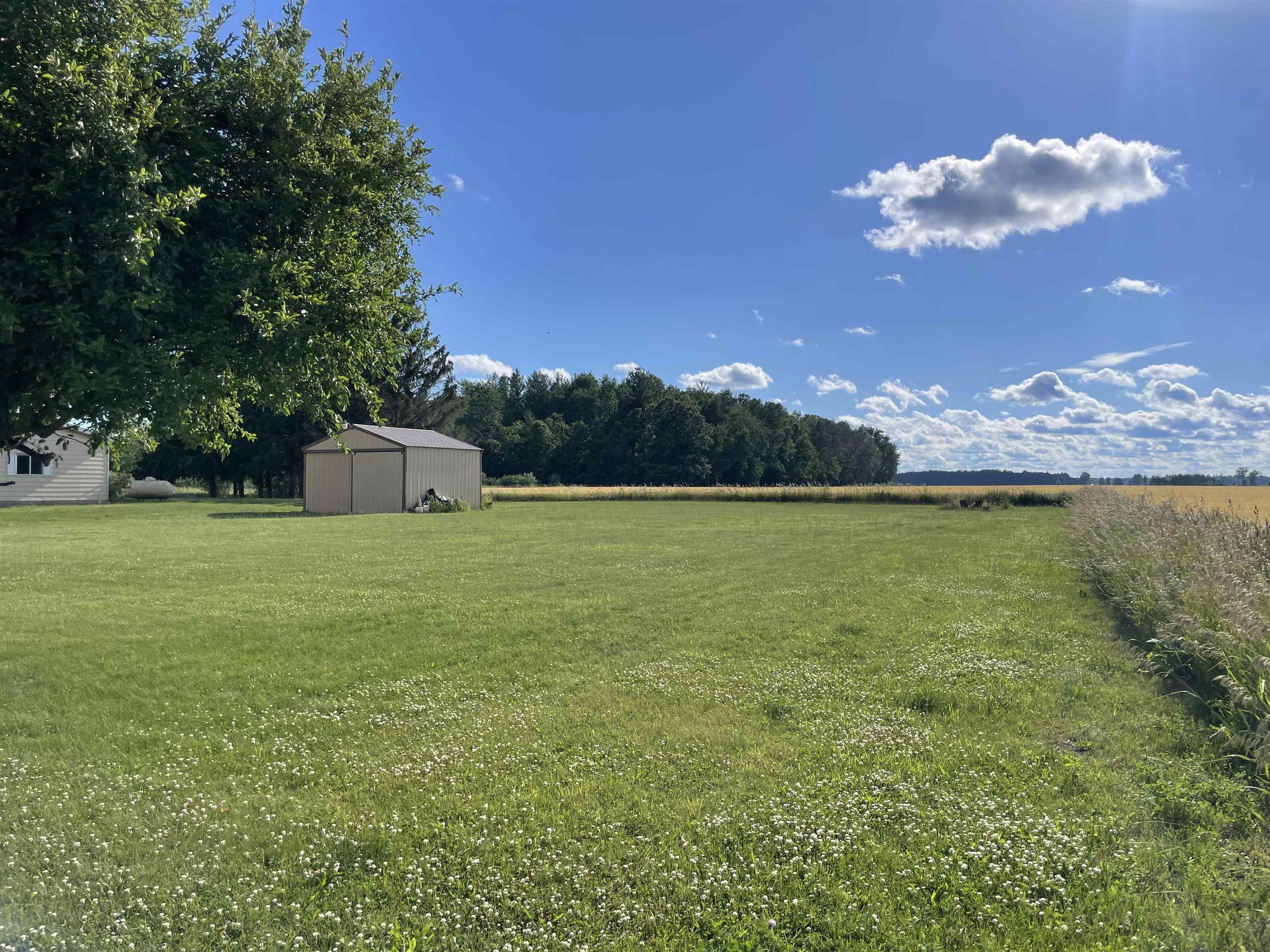 4631 North Garfield Road Pinconning, MI 48650 - Photo 5 of 34