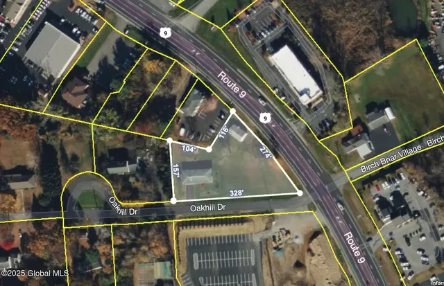 $599,900 | 3 Oakhill Drive, Halfmoon, NY 12065