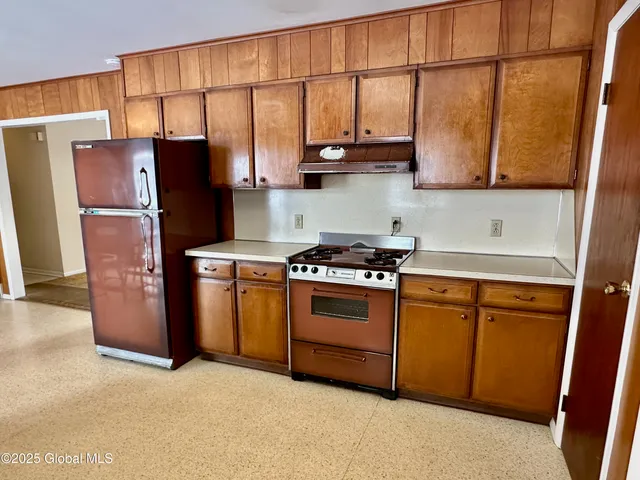 $599,900 | 3 Oakhill Drive, Halfmoon, NY 12065