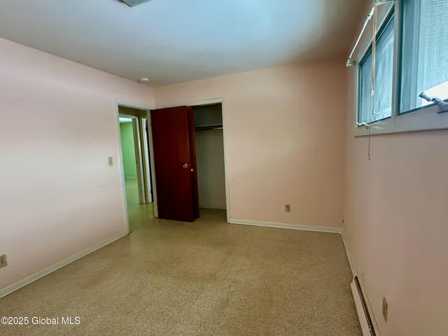 $599,900 | 3 Oakhill Drive, Halfmoon, NY 12065