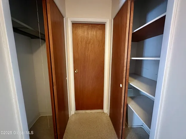 $599,900 | 3 Oakhill Drive, Halfmoon, NY 12065