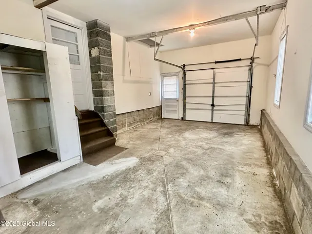 $599,900 | 3 Oakhill Drive, Halfmoon, NY 12065