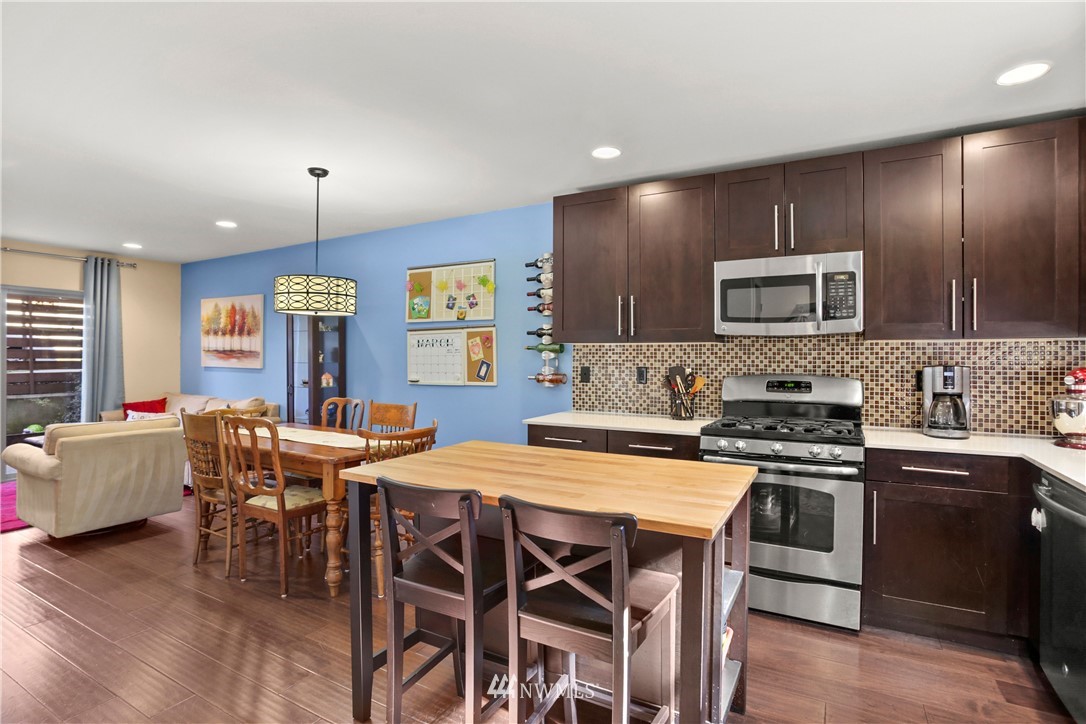 8601 Delridge Way Southwest, Unit D Seattle, WA 98106 - Photo 4 of 21 Gallery Image 4