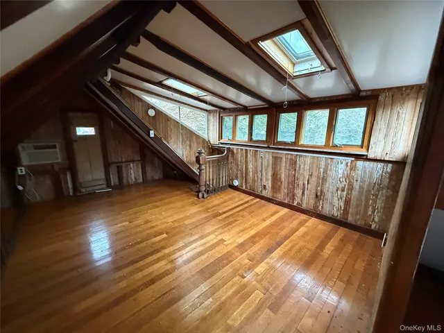 $2,100,000 | 39 Cedar Drive, Southampton, NY 11968